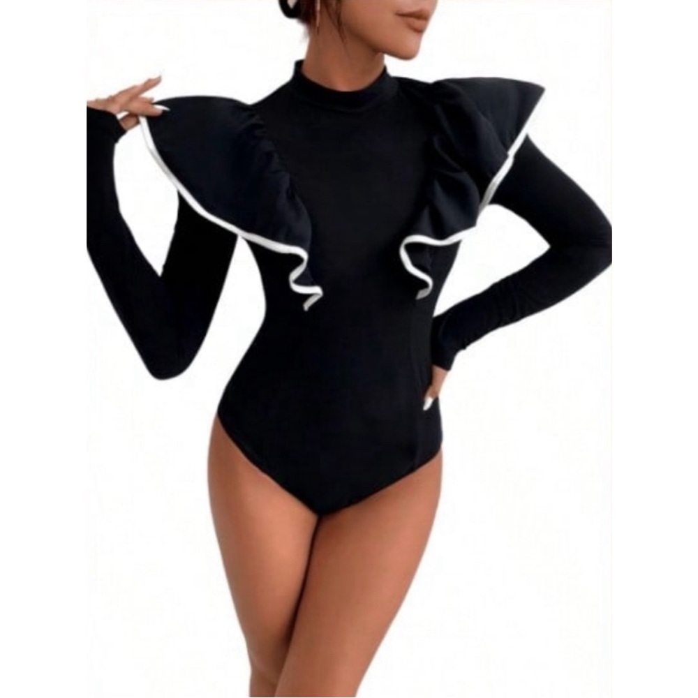 NEW Black & White Contrast Binding Ruffle Trim Bodysuit Size Large US 8/10